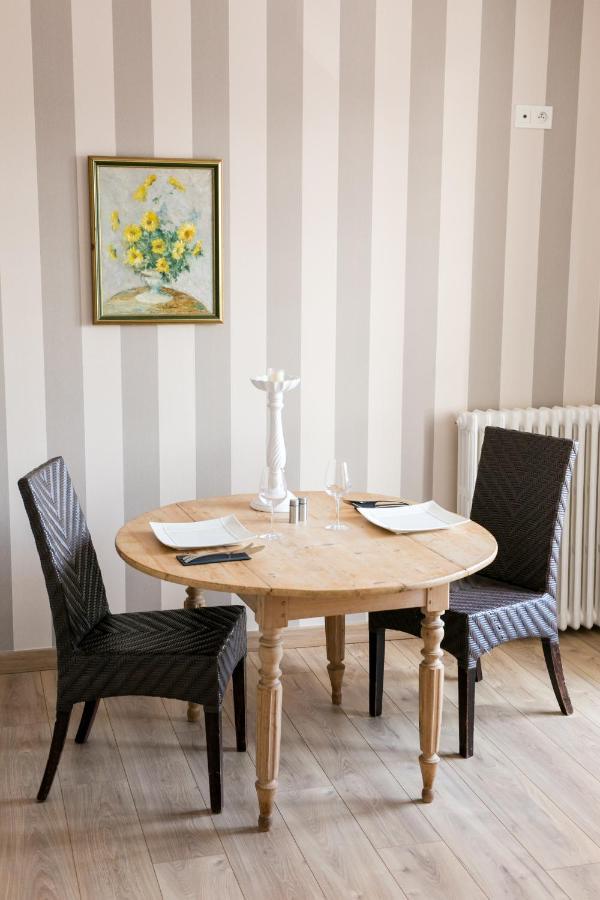 Le Cotentin Appart'Hotels & Restaurant Le Cot' Portbail Exteriör bild