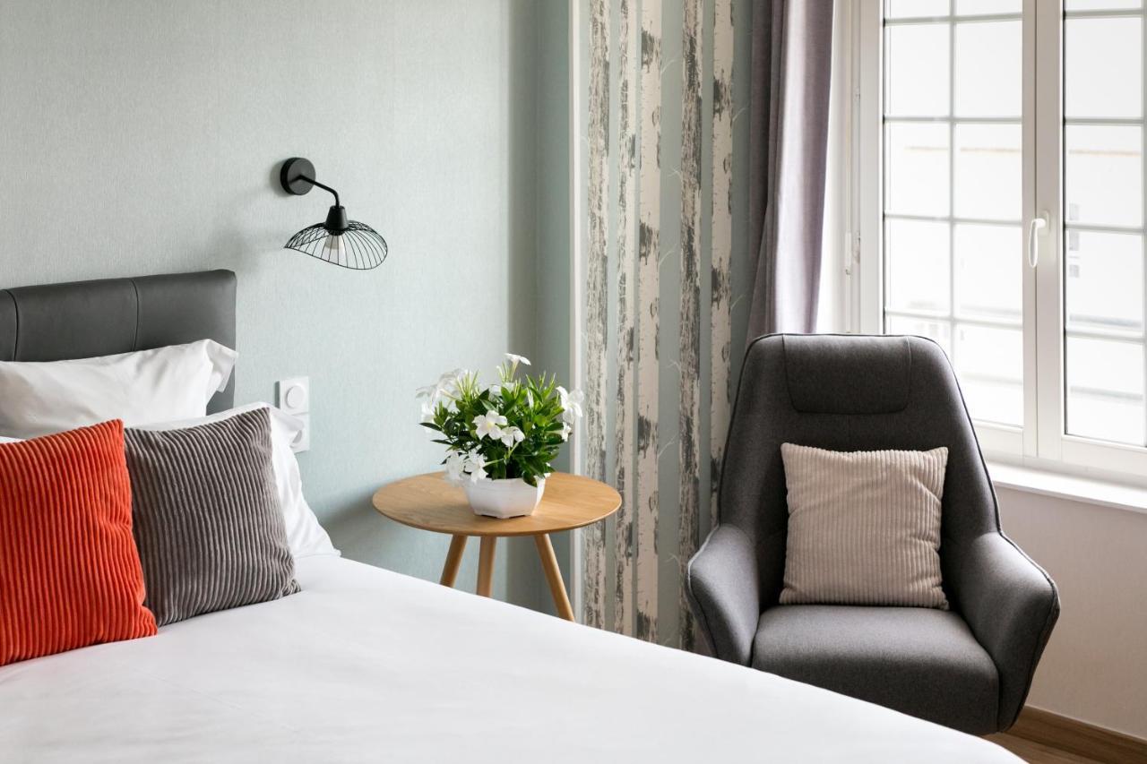Le Cotentin Appart'Hotels & Restaurant Le Cot' Portbail Exteriör bild