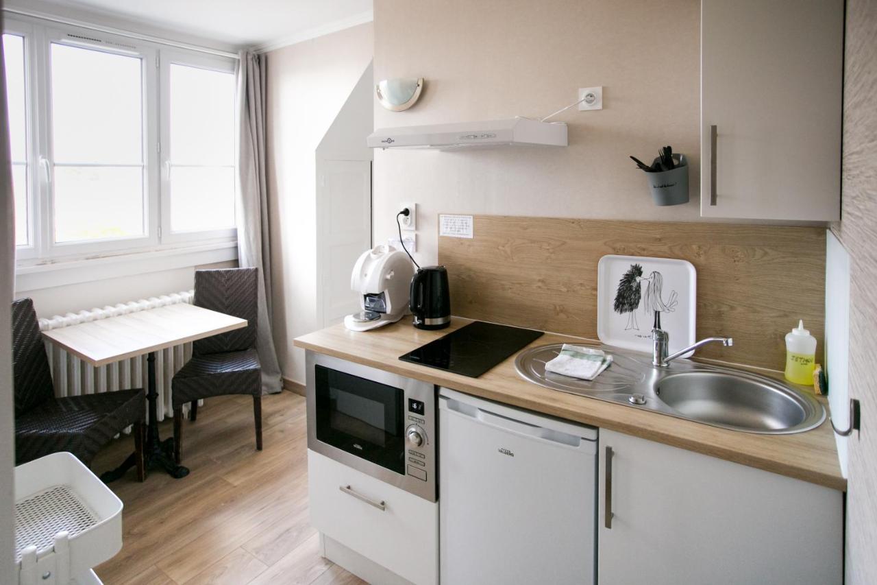 Le Cotentin Appart'Hotels & Restaurant Le Cot' Portbail Exteriör bild